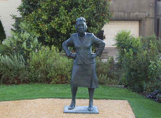 Henrietta_Lacks_statue_Bristol_wide_view